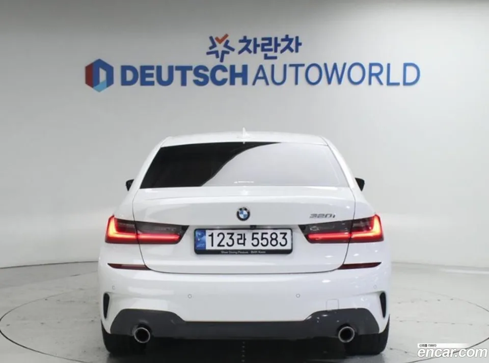 BMW 3 Series 320i M 2022 — thumbnail 4