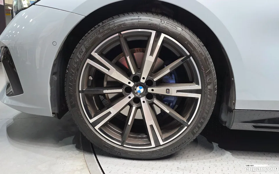 BMW 5 Series 530i xDrive M 2024 — thumbnail 5