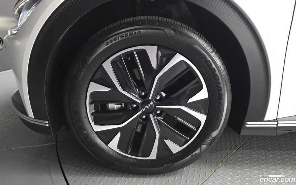 Kia EV6 2024 — thumbnail 2