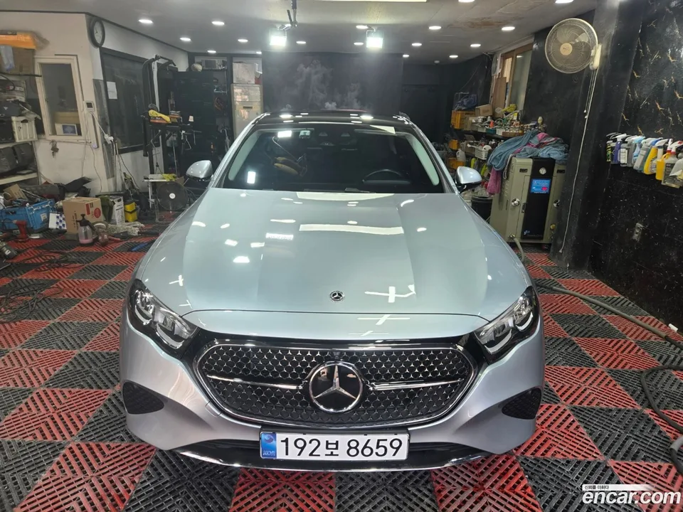 Mercedes-Benz E-Class E200 2024 — photo 1, buy with delivery to Moscow