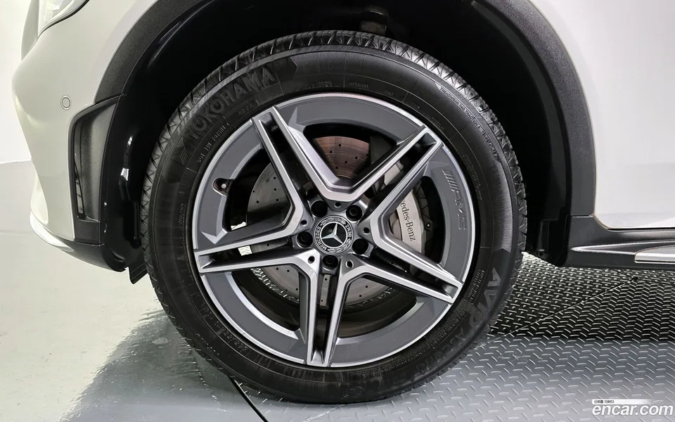 Mercedes-Benz GLC-Class GLC300e 4MATIC 2022 — thumbnail 2
