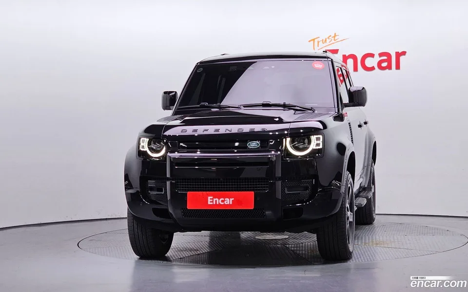 Land Rover Defender 110 P300 X- SE 2024 — thumbnail 3