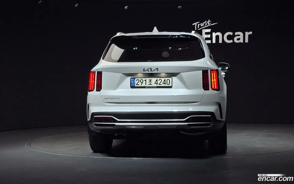 Kia Sorento 2.2 2WD 2023 — thumbnail 4