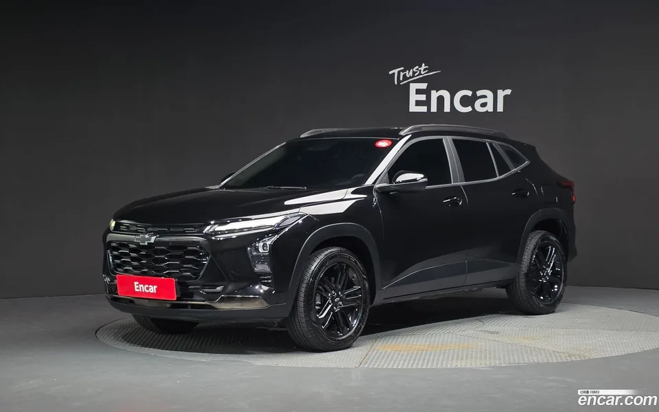 Chevrolet Trax Crossover 1.2 ACTIV 2023 — photo 1, buy with delivery to Moscow