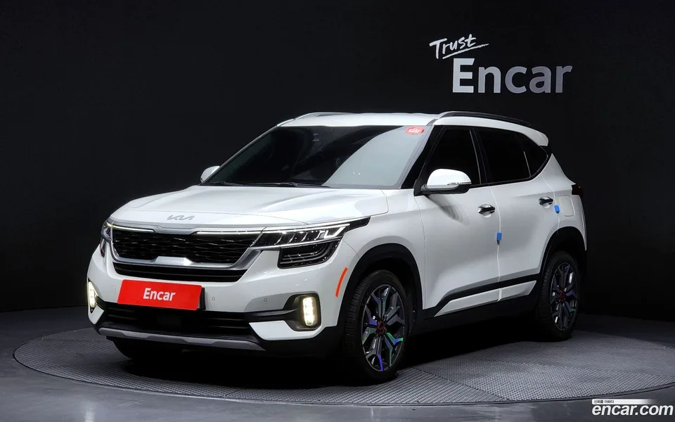 Kia Seltos 1.6 2WD 2022 — photo 1, buy with delivery to Moscow