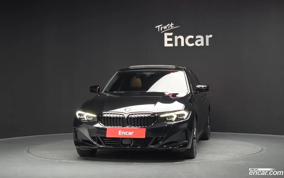 BMW 3 Series 320d 2023 — thumbnail 3