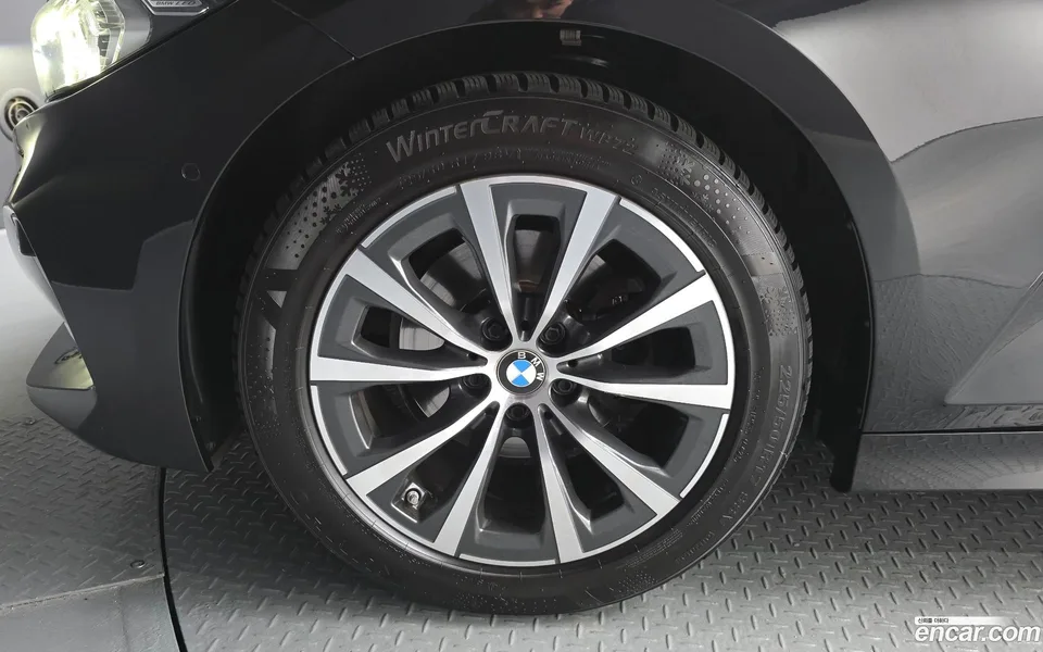 BMW 3 Series 320d 2023 — thumbnail 5