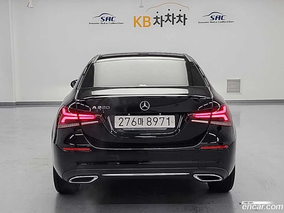 Mercedes-Benz A-Class A220 2022 — thumbnail 3