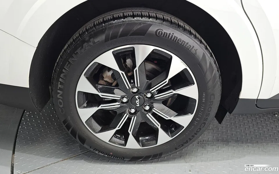 Kia Carnival 9 2023 — thumbnail 2