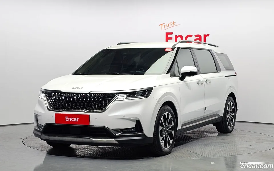 Kia Carnival 9 2023 — photo 1, buy with delivery to Moscow