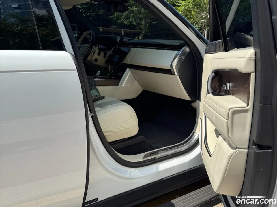 Land Rover Range Rover P530 AB LWB 2023 — thumbnail 3