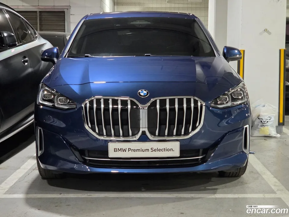BMW 2 Series Active Tourer 220i 2023 — thumbnail 3