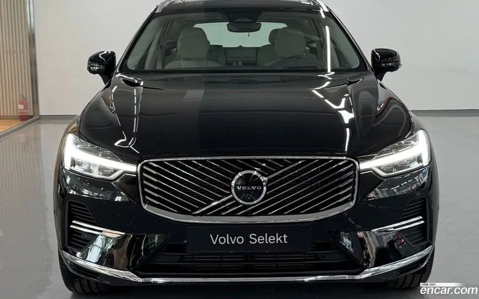 Volvo XC60 T8 2026 — thumbnail 3