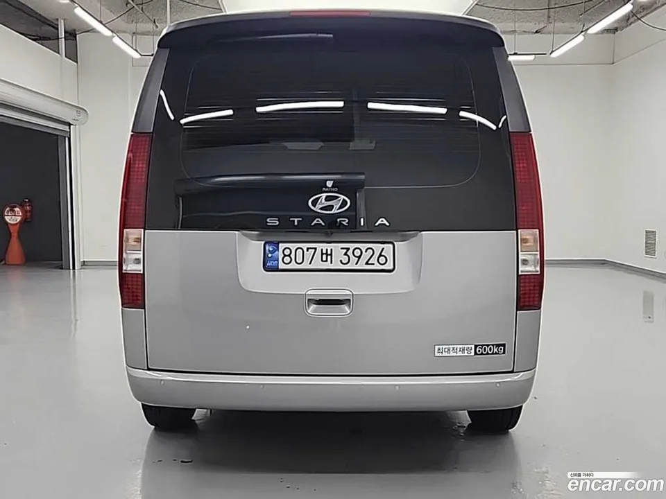 Hyundai Staria 5 2024 — thumbnail 3