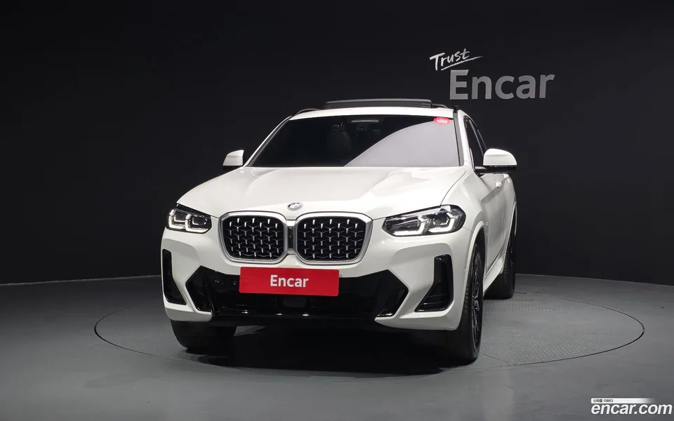 BMW X4 xDrive20i M 2023 — thumbnail 3
