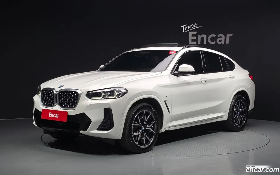 BMW X4 xDrive20i M 2023 — photo 1, buy with delivery to Moscow