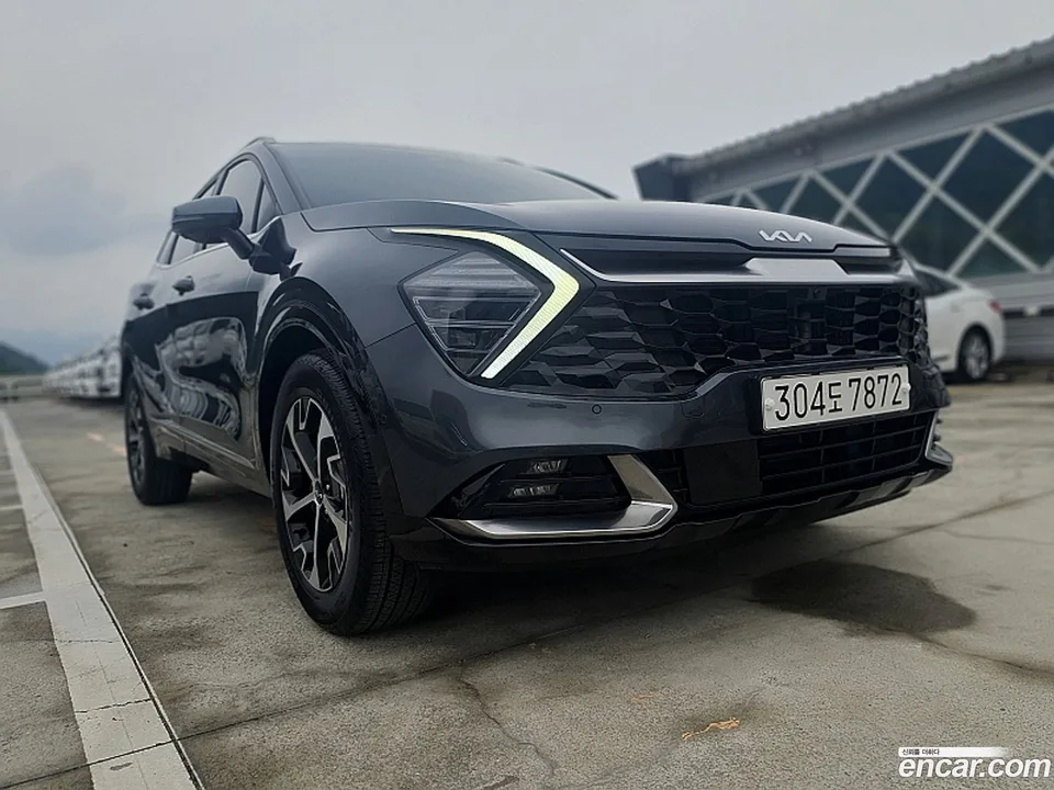 Kia Sportage Hybrid 2WD 2023 — thumbnail 5
