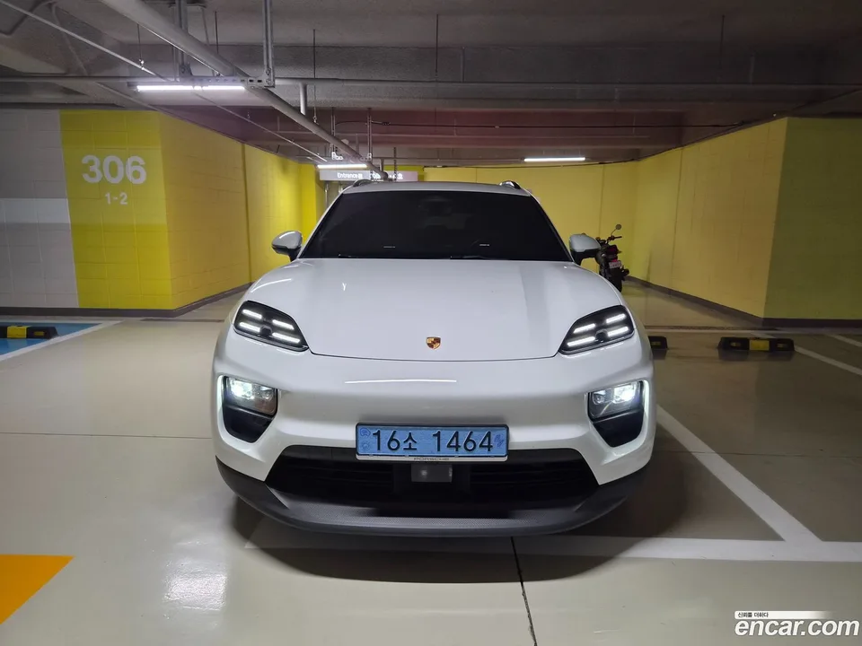 Porsche Macan Electric 4S 2025 — thumbnail 3