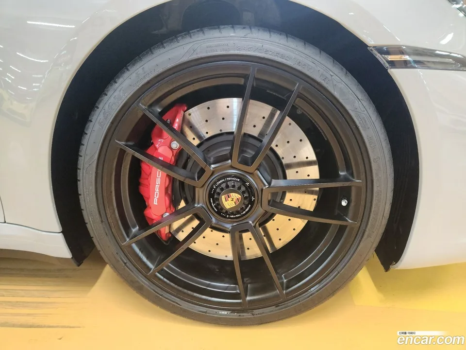 Porsche 911 (992) 4 GTS 2023 — thumbnail 4