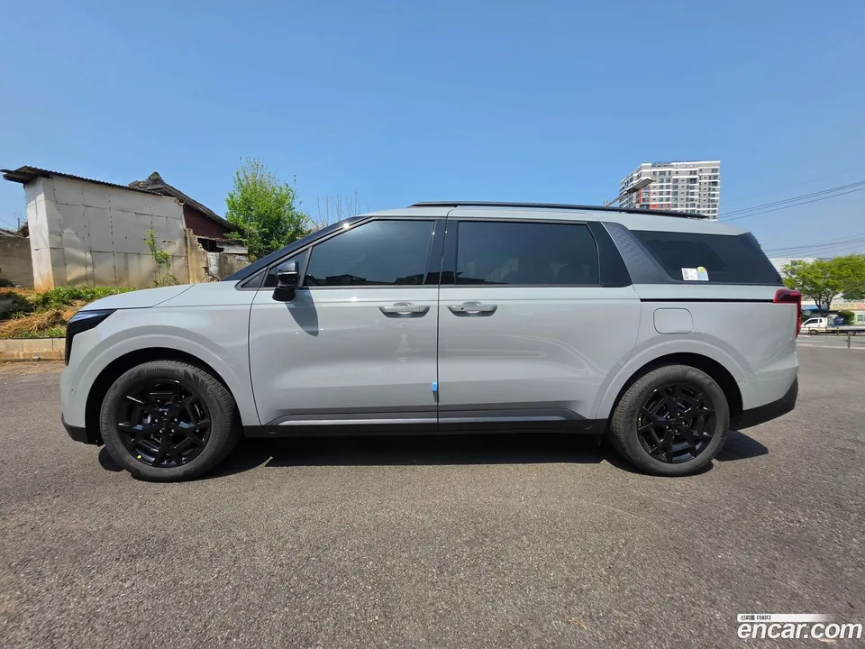 Kia Carnival HEV 9 X Line 2026 — thumbnail 3