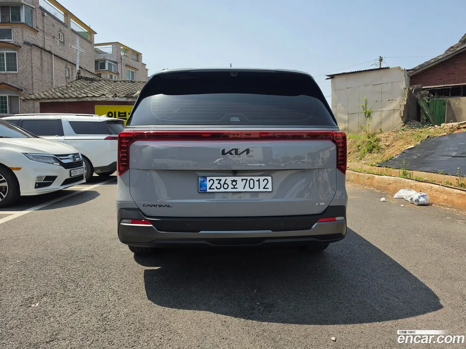 Kia Carnival HEV 9 X Line 2026 — thumbnail 4