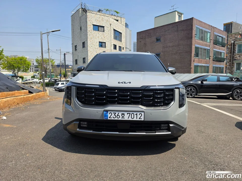 Kia Carnival HEV 9 X Line 2026 — photo 1, buy with delivery to Moscow