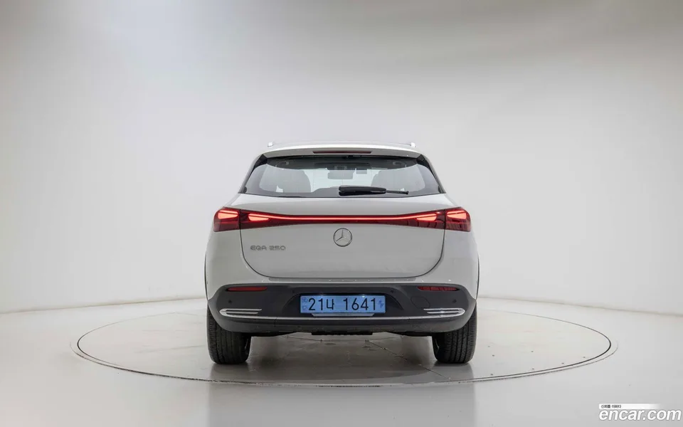 Mercedes-Benz EQA EQA250 2025 — thumbnail 4