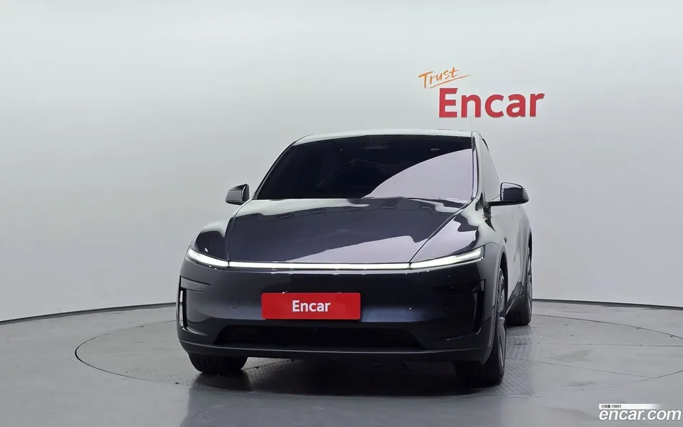Tesla Model Y AWD 2025 — thumbnail 3