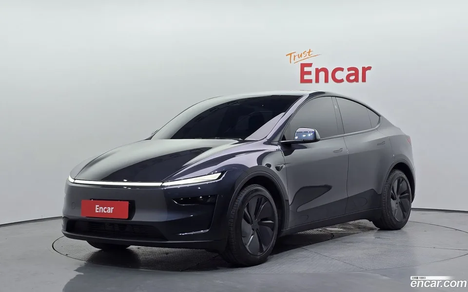 Tesla Model Y AWD 2025 — photo 1, buy with delivery to Moscow