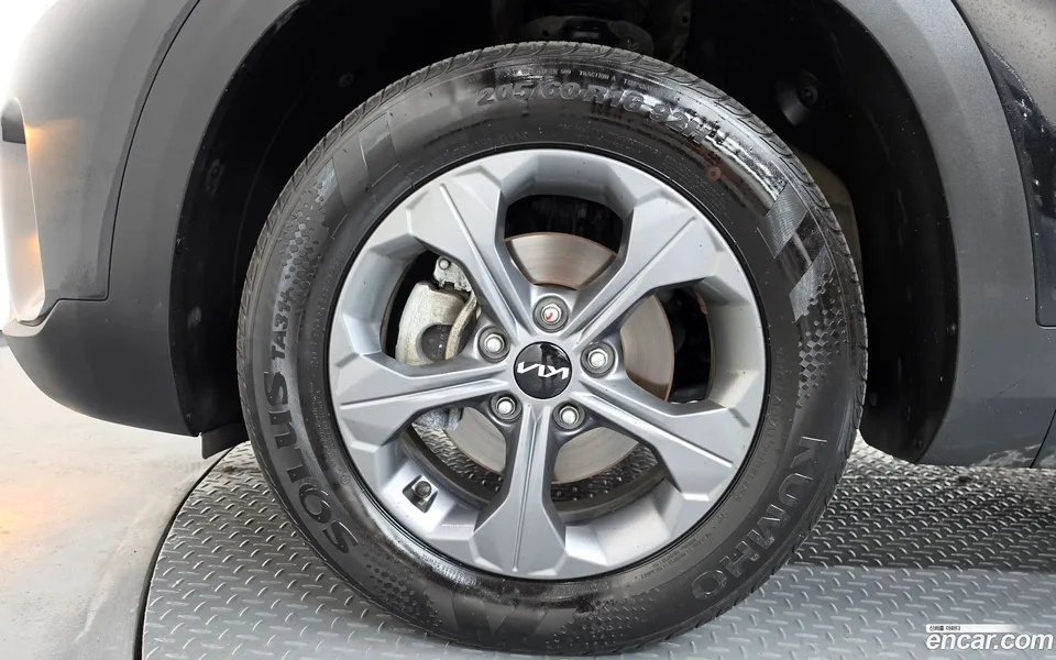 Kia Seltos 2.0 2WD 2023 — thumbnail 5