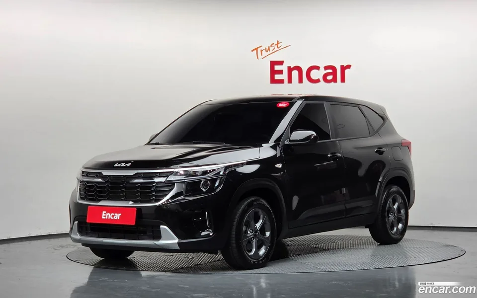 Kia Seltos 2.0 2WD 2023 — photo 1, buy with delivery to Moscow