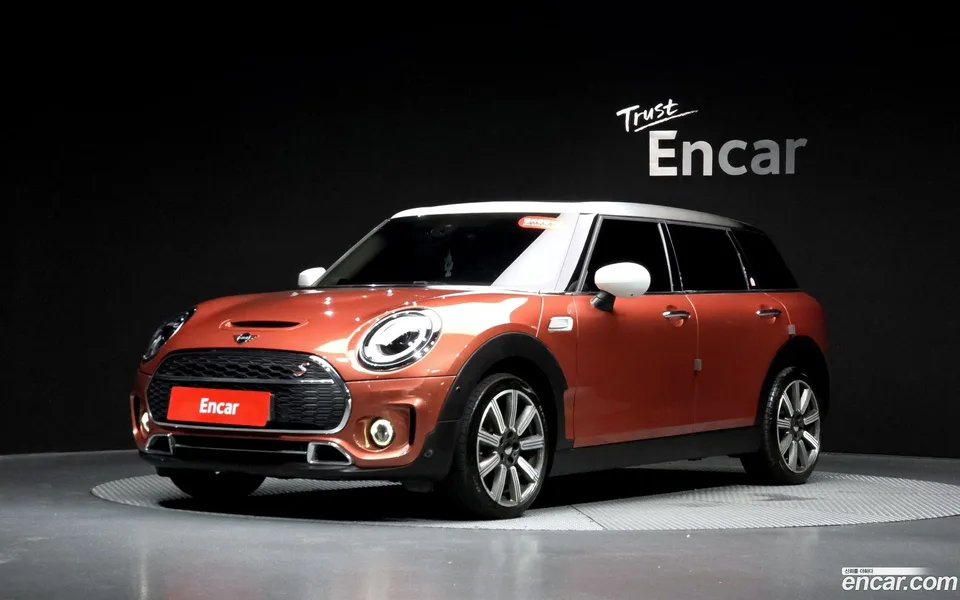 MINI Cooper S Clubman 2023 — photo 1, buy with delivery to Moscow