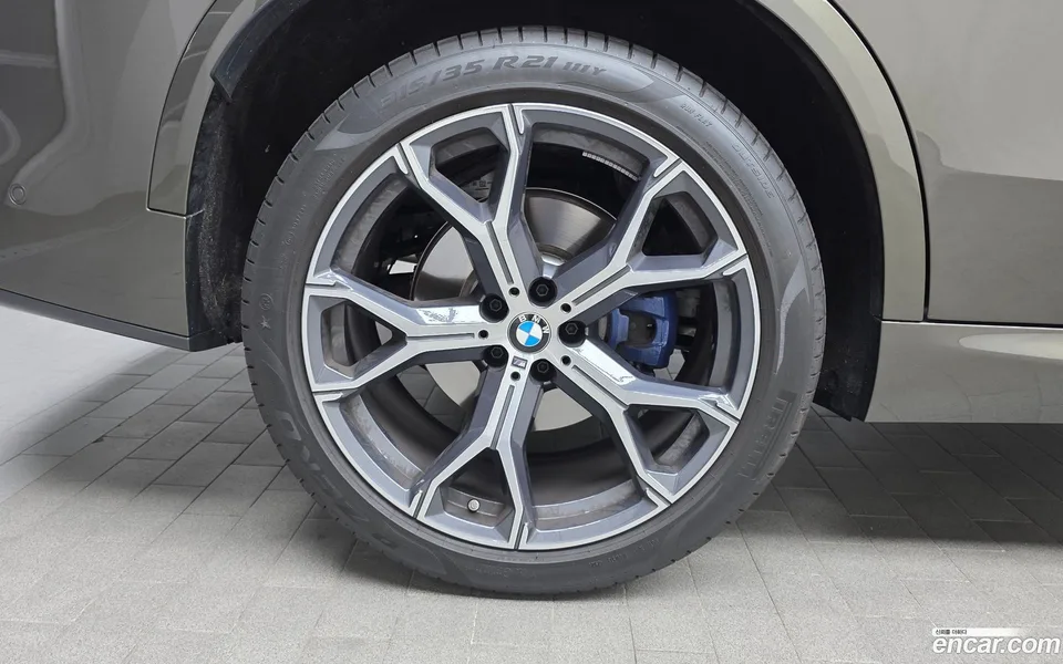 BMW X5 xDrive 40i M 2025 — thumbnail 2