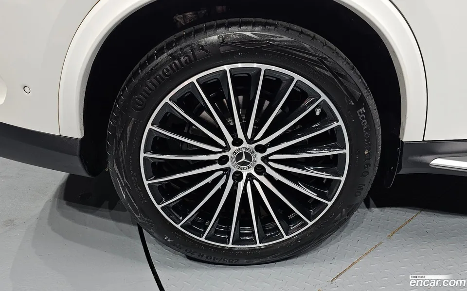 Mercedes-Benz GLC-Class GLC300 4MATIC 2024 — thumbnail 5