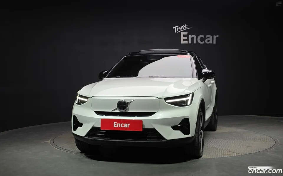 Volvo XC40 Recharge 2024 — thumbnail 3