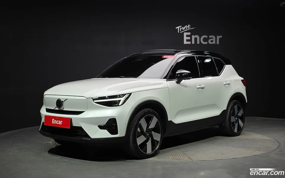 Volvo XC40 Recharge 2024 — photo 1, buy with delivery to Moscow