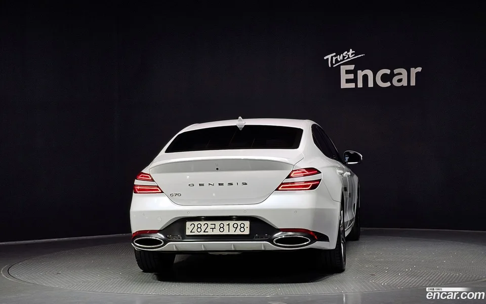 Genesis G70 2.5T 2WD 2023 — thumbnail 4