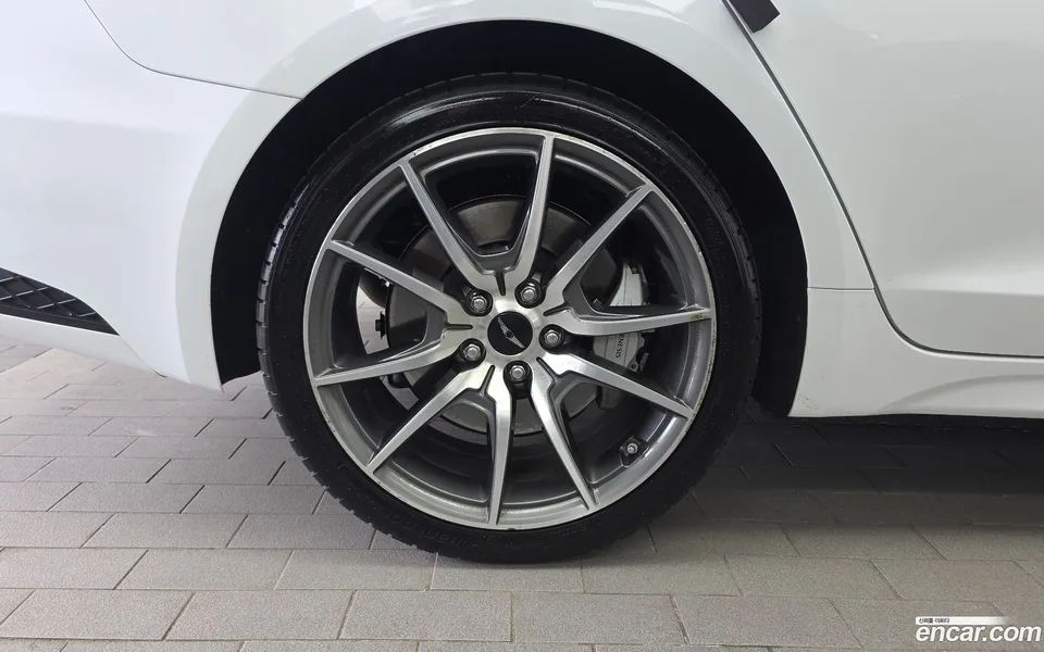 Genesis G70 2.5T 2WD 2023 — thumbnail 5