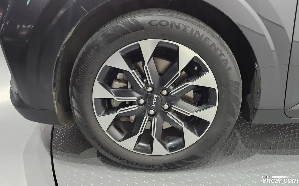 Kia Carnival 9 2023 — thumbnail 2
