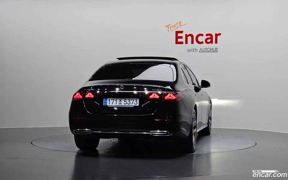 Mercedes-Benz E-Class E220d 4MATIC 2024 — thumbnail 4