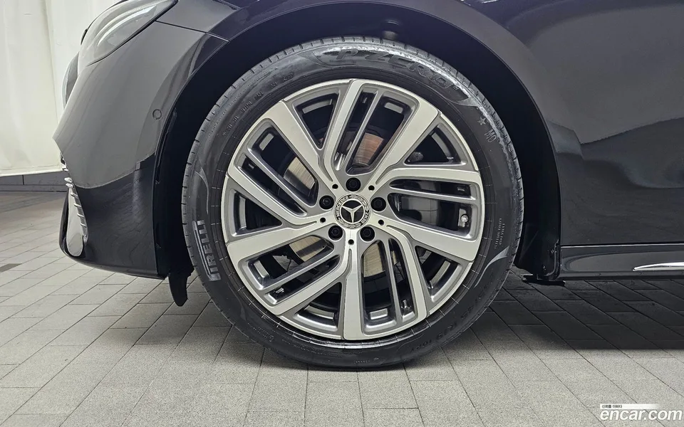 Mercedes-Benz E-Class E220d 4MATIC 2024 — thumbnail 5