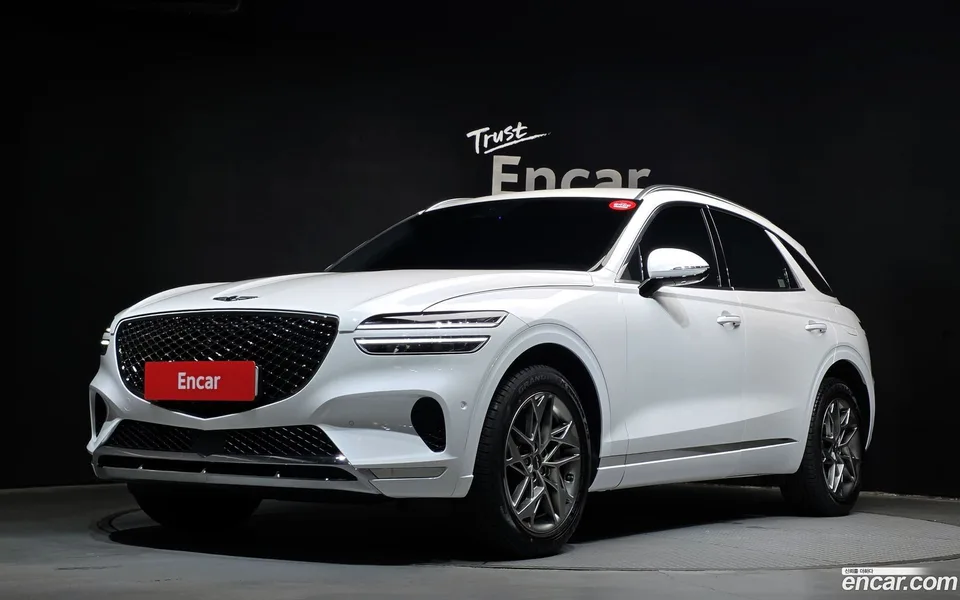 Genesis GV70 2.5T AWD 2023 — photo 1, buy with delivery to Moscow