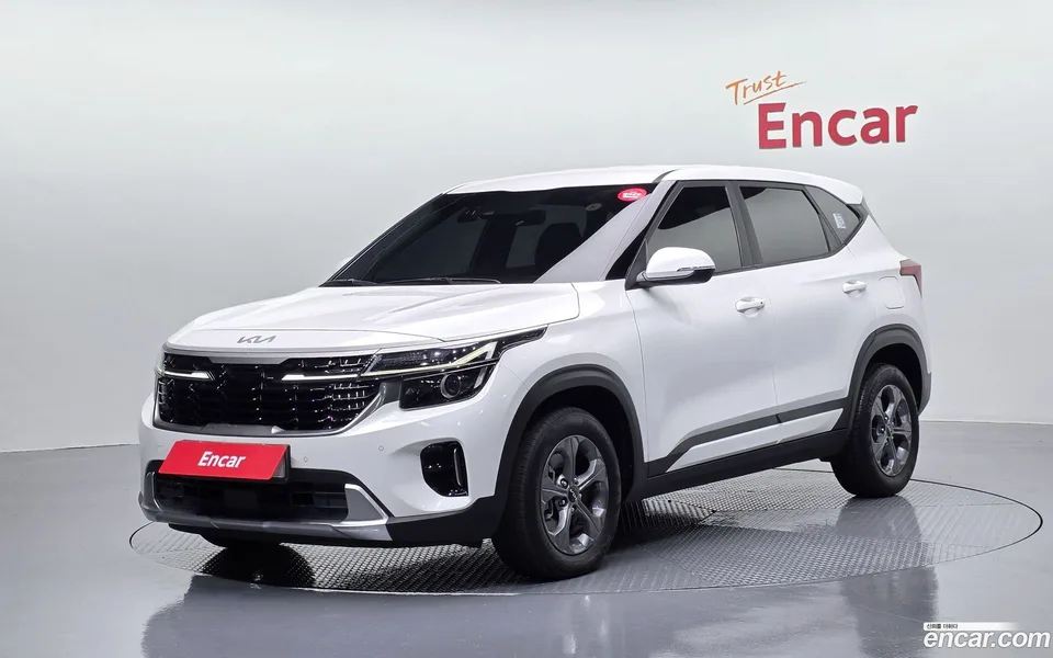 Kia Seltos 1.6 4WD 2022 — photo 1, buy with delivery to Moscow