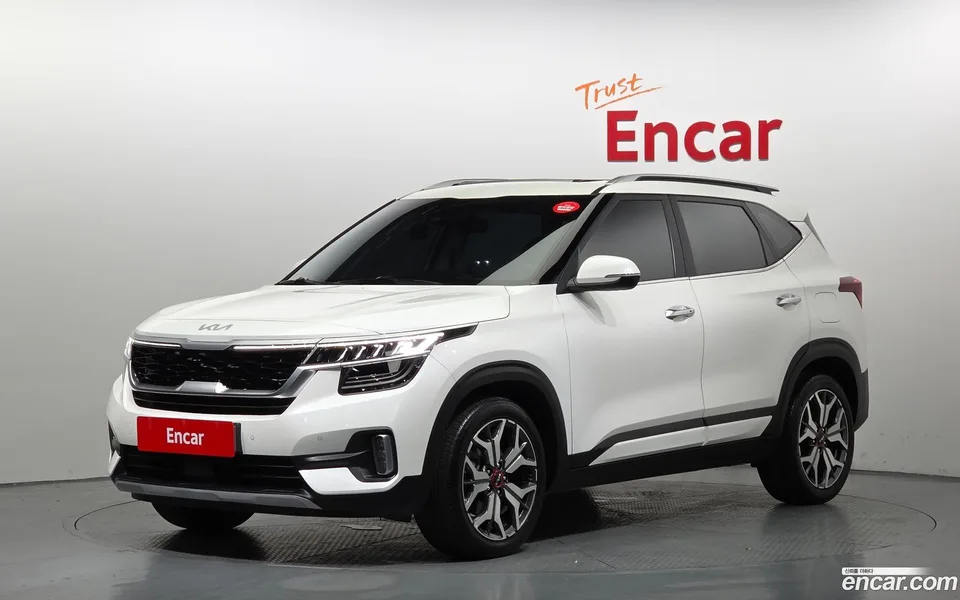 Kia Seltos 1.6 2WD 2022 — photo 1, buy with delivery to Moscow
