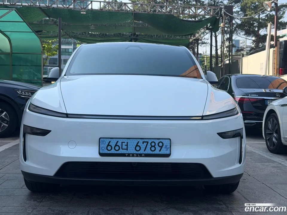 Tesla Model Y RWD 2026 — thumbnail 4