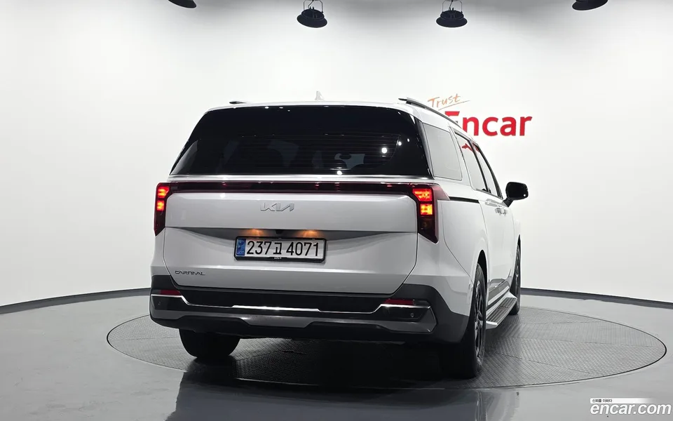 Kia Carnival 9 2024 — thumbnail 4