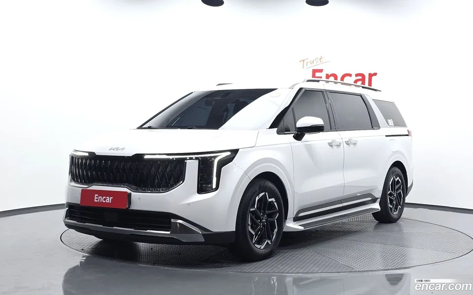 Kia Carnival 9 2024 — photo 1, buy with delivery to Moscow