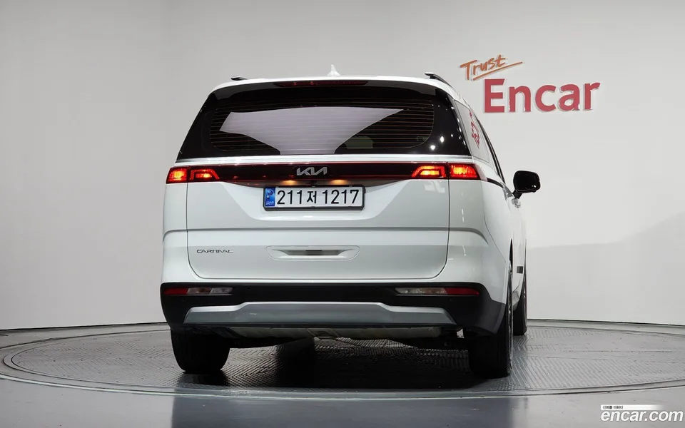 Kia Carnival 9 2022 — thumbnail 4