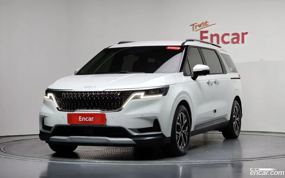Kia Carnival 9 2022 — photo 1, buy with delivery to Moscow