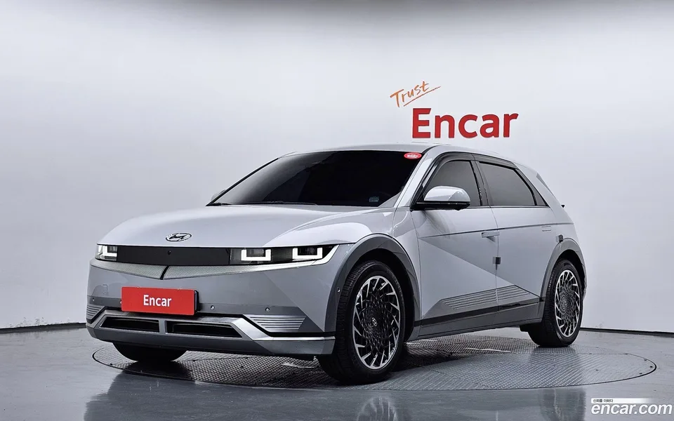 Hyundai Ioniq 5 AWD 2022 — photo 1, buy with delivery to Moscow